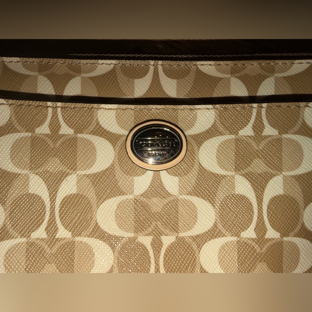 Coach Signature Peyton Dream C Go-Go Wristlet / Wallet - neutral colorway 🐚 - Picture 2 of 15